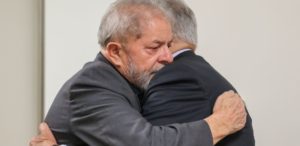 Abraço de FHC e Lula é o inverso do lixo das redes sociais!
