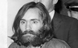 O psicopata Charles Manson roubou "Helter Skelter" dos Beatles