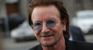 Um pouco do U2 para festejar o aniversário de Bono Vox