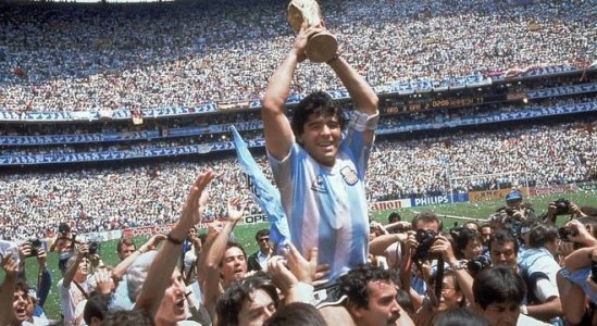 Maradona é daqueles caras que a gente ama mesmo sem gostar de futebol