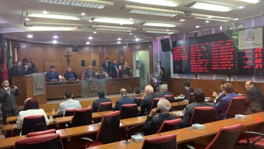 Bancada "Cristã" da Câmara de João Pessoa quer igrejas abertas e deputado entra na Justiça contra fechamento