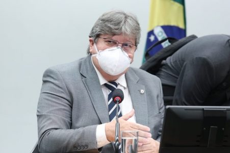 Governador da Paraíba pede recursos para Centro de Convenções de Campina, ramal de Piancó e Porto de Cabedelo