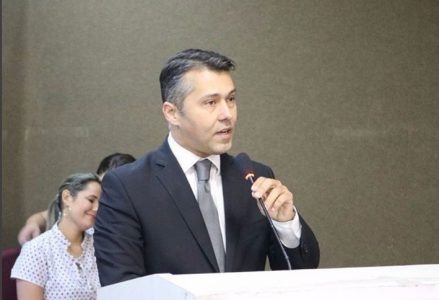 Ruy Carneiro vai tirar licença e abrirá vaga para Leonardo Gadelha na Câmara dos Deputados