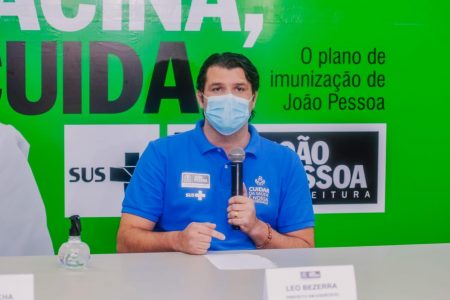 Prefeitura de João Pessoa suspende vacinação contra a Covid-19 depois de manhã "caótica" para idosos