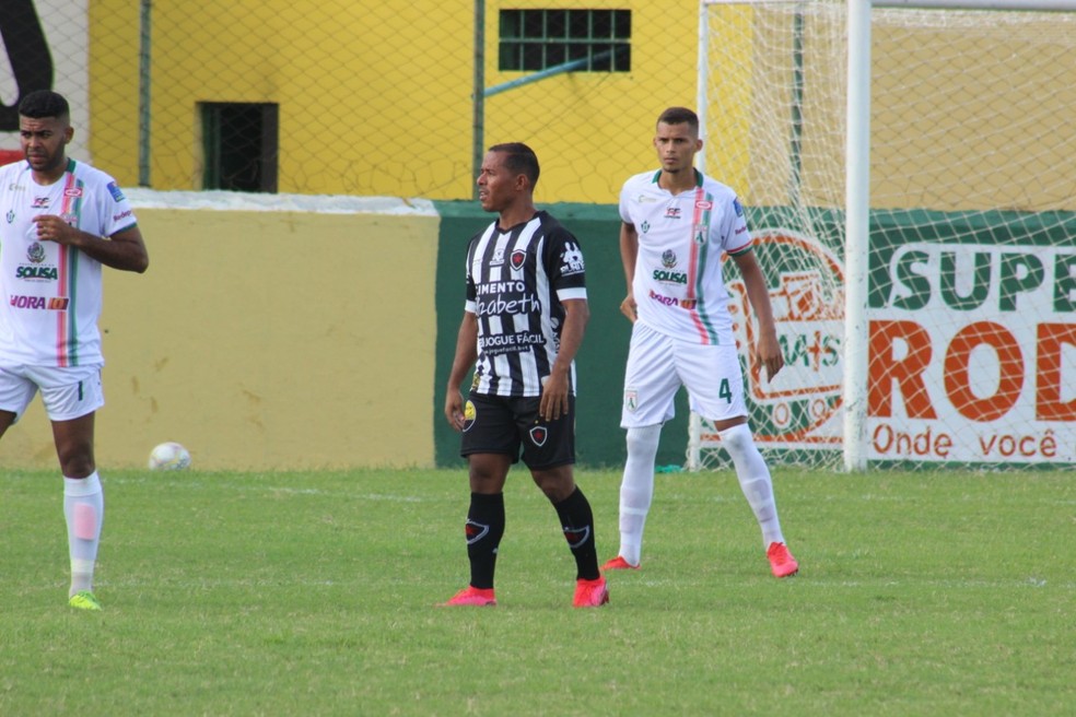 Sousa e Botafogo-PB fazem jogo truncado, mas Dino abusa de vacilos, e Belo vence no Marizão