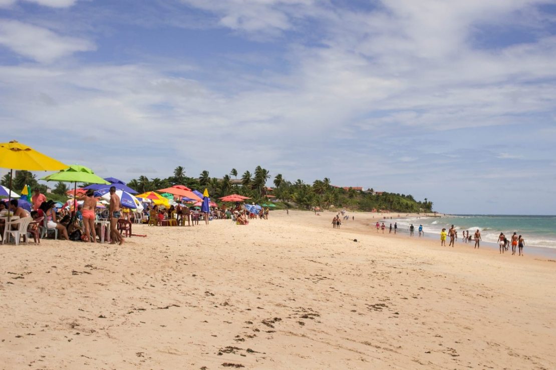 Novo decreto em Conde flexibiliza uso da praia e funcionamento de bares e restaurantes