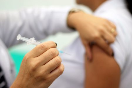 Quase 30% dos paraibanos já tomaram pelo menos 1 dose da vacina contra Covid-19, diz SES