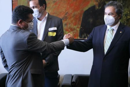Efraim consegue apoio de prefeitos do Progressistas, partido de Aguinaldo Ribeiro
