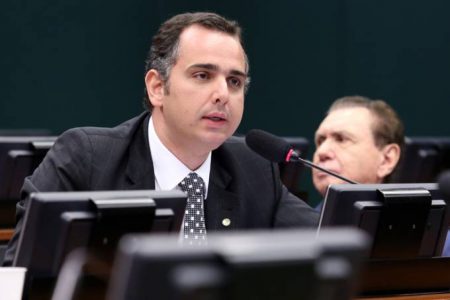 Candidatura de Pacheco à presidência pelo PSD coloca Romero Rodrigues numa 'encruzilhada'