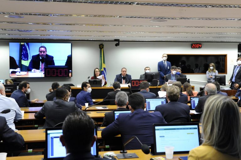 Comissão especial da Câmara dos Deputados aprova "distritão" e novas regras eleitorais seguem para análise no plenário