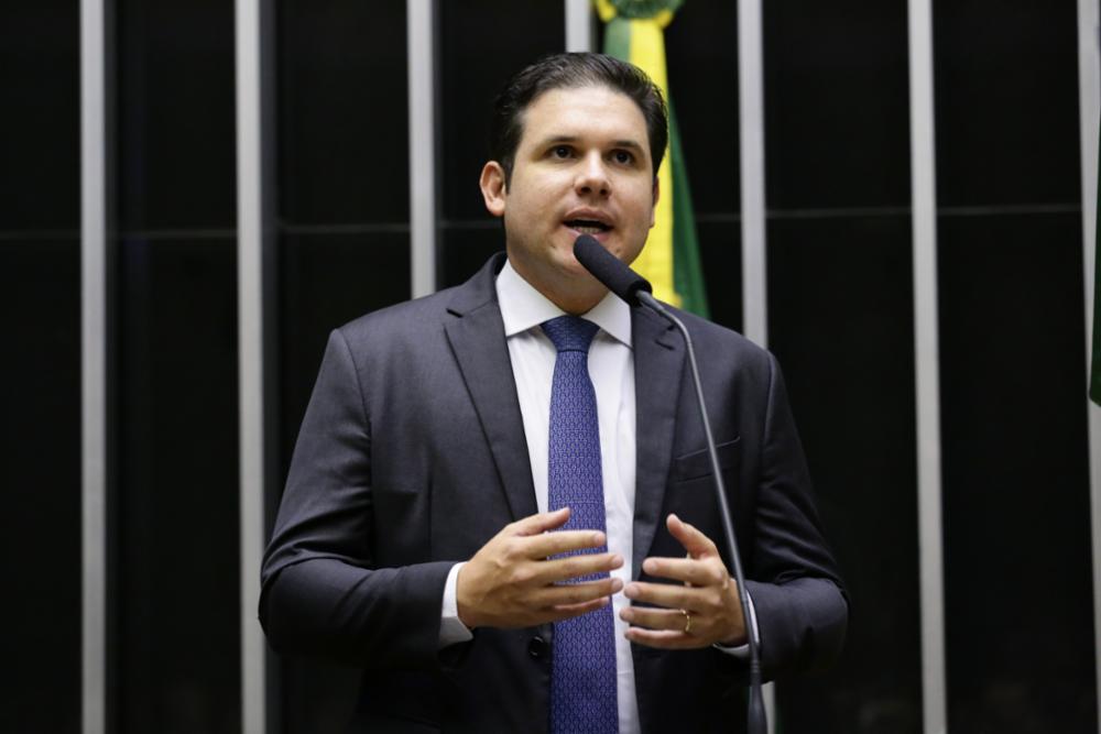 Hugo Motta nega que seja 'bolsonarista' ou 'alienado' do governo João Azevêdo