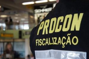 Seis lojas do Aeroporto de João Pessoa são autuadas durante fiscalização do Procon-PB