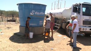 Caixa d’água levada por ex-vereador é devolvida à comunidade no Sertão