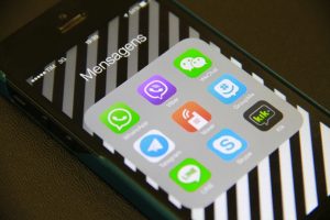 Polícia investiga mais de 100 casos de golpes de promoção no WhatsApp