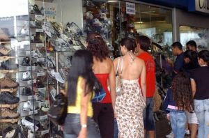 Cresce o número de consumidores endividados em Campina Grande