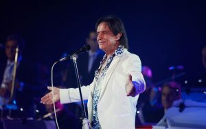 Roberto Carlos confirma nova data de show no Recife, mas exclusivo para mulheres