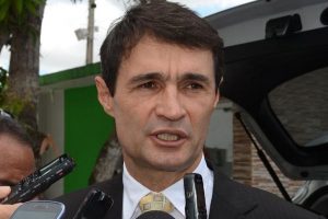 Romero vai avaliar contrato da Aliança para São João de CG após licença