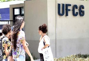 UFCG divulga edital de concurso com salário de mais de R$ 9 mil