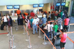 Maioria dos deputados federais da Paraíba votou a favor da bagagem gratuita nos aviões