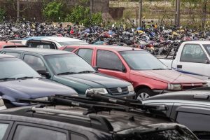 Detran faz leilão de quase mil carros e motos em Campina Grande