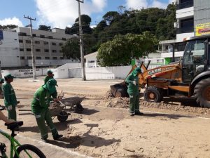 Emlur recolhe 60 toneladas de resíduos sólidos da orla de João Pessoa após ressaca do mar