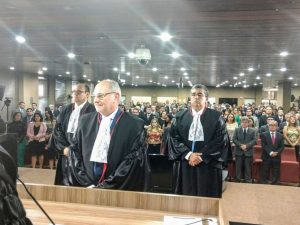 Romero Marcelo pede que ‘democracia seja restaurada’ em posse na presidência do TRE