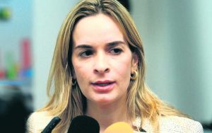Daniella ataca projeto que acaba com cota para mulheres nas eleições