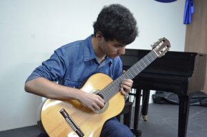 UFPB abre vagas para aulas coletivas de violão gratuitas e online