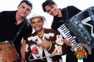 Prévia do São João: Trio Jeito Nordestino anima Vila do Artesão neste sábado