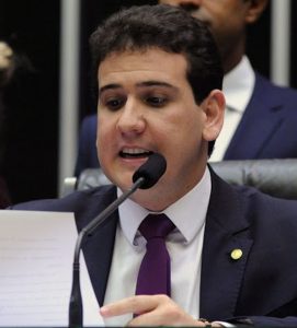 Deputado André Amaral sofre acidente durante vaquejada na Paraíba