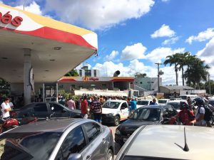 Três postos vendem combustível neste domingo em Campina Grande