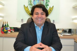 Vice-prefeito de Sousa é nomeado como secretário por Ricardo Coutinho