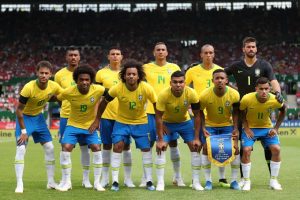 Brasil enfrenta México nesta segunda-feira durante as oitavas de final da Copa