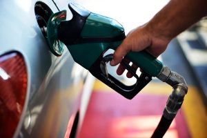 Preço do litro da gasolina chega a R$ 5,70 em João Pessoa