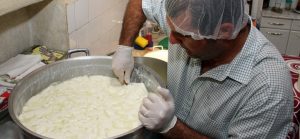 Feira celebra retomada da produção leiteira após perda de 40% com seca