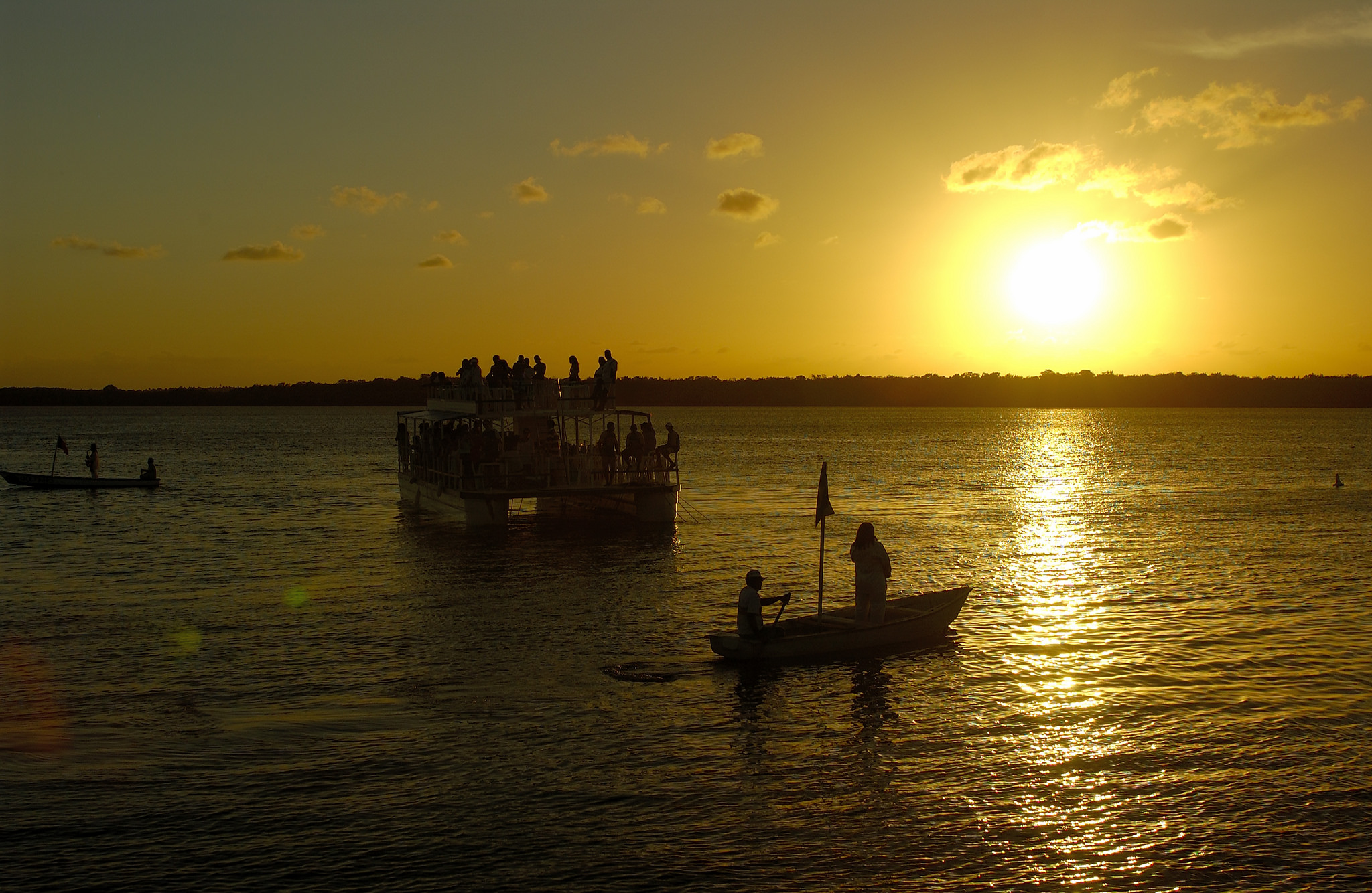 Prefeitura de Cabedelo limita área de navegação na área do pôr do sol do Jacaré