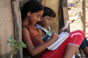 Quase 80% das crianças e adolescentes da PB não têm acesso a direitos fundamentais; índice é maior que nacional