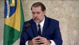 Toffoli dá 5 dias para Bolsonaro explicar lei que autoriza governos ampliarem gastos com publicidade no ano eleitoral