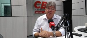 Saída dos médicos cubanos ‘vai encher estradas de ambulâncias’, avalia João Azevêdo