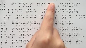 Cartilha com informações sobre câncer de mama em Braille é lançada em Campina Grande