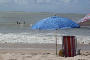 TAC entre órgãos ambientais prevê ações contra esgotos nas praias em João Pessoa