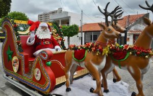 ‘Chegada de Papai Noel’ acontece no Parque da Criança em Campina Grande
