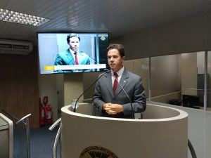 Veneziano diz que PSB pode ganhar senador e admite liderar bancada