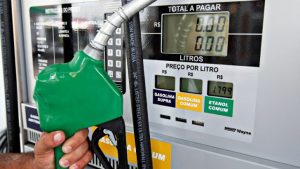 Postos têm que mostrar preços dos combustíveis com 2 casas decimais a partir deste sábado