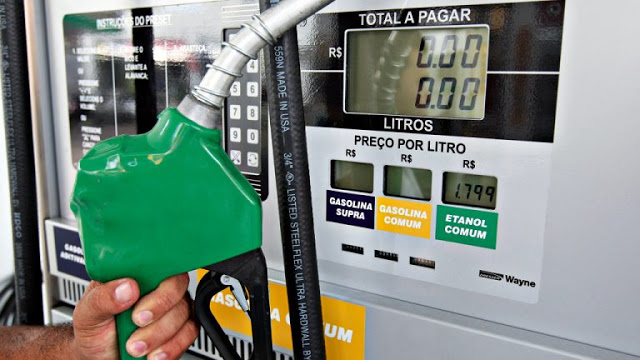 Senado aprova projeto para reduzir preço dos combustíveis e que cria "auxílio-gasolina" de R$ 300