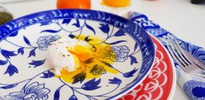 Gastronomia: ‘Ela não cozinha nem um ovo’ e o desafio de fazer um ovo pochê