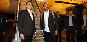 Bolsonaro embarca para Davos em sua 1ª viagem internacional