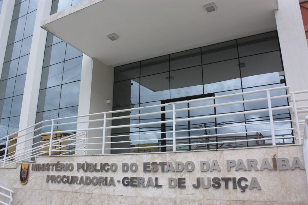 MP rastreia vínculos de prefeitos da Paraíba com outros cargos públicos. Veja lista