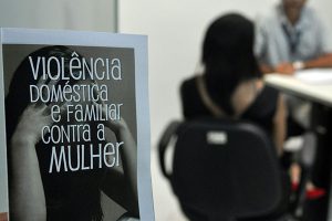 Agressores de mulheres na Paraíba vão ser multados após atendimento às vítimas, diz lei