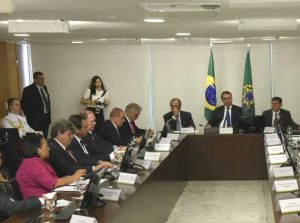 João pede que Bolsonaro reveja cortes no orçamento das universidades